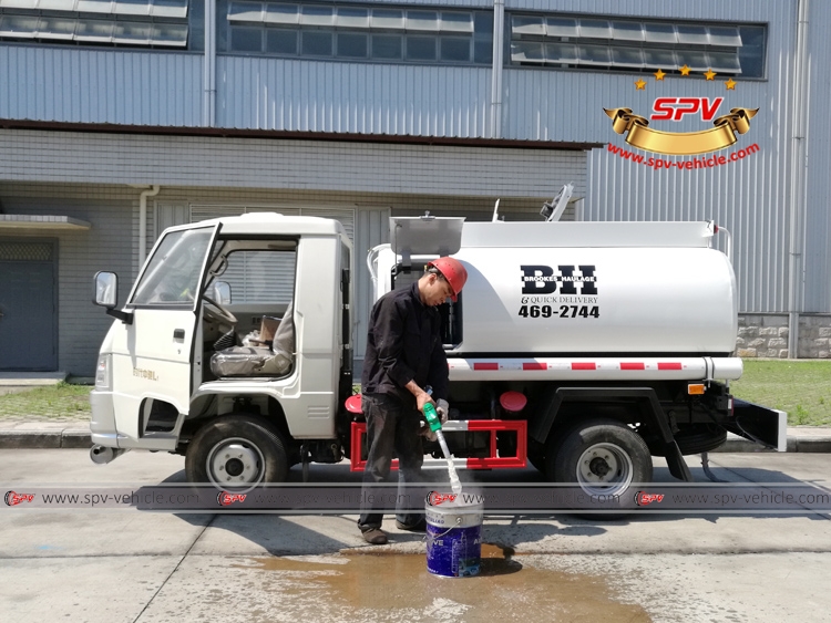 Mini Fuel Tanker Forland 500 Gallons - Refueling Mini Fuel Tanker Forland 500 Gallons - Refueling